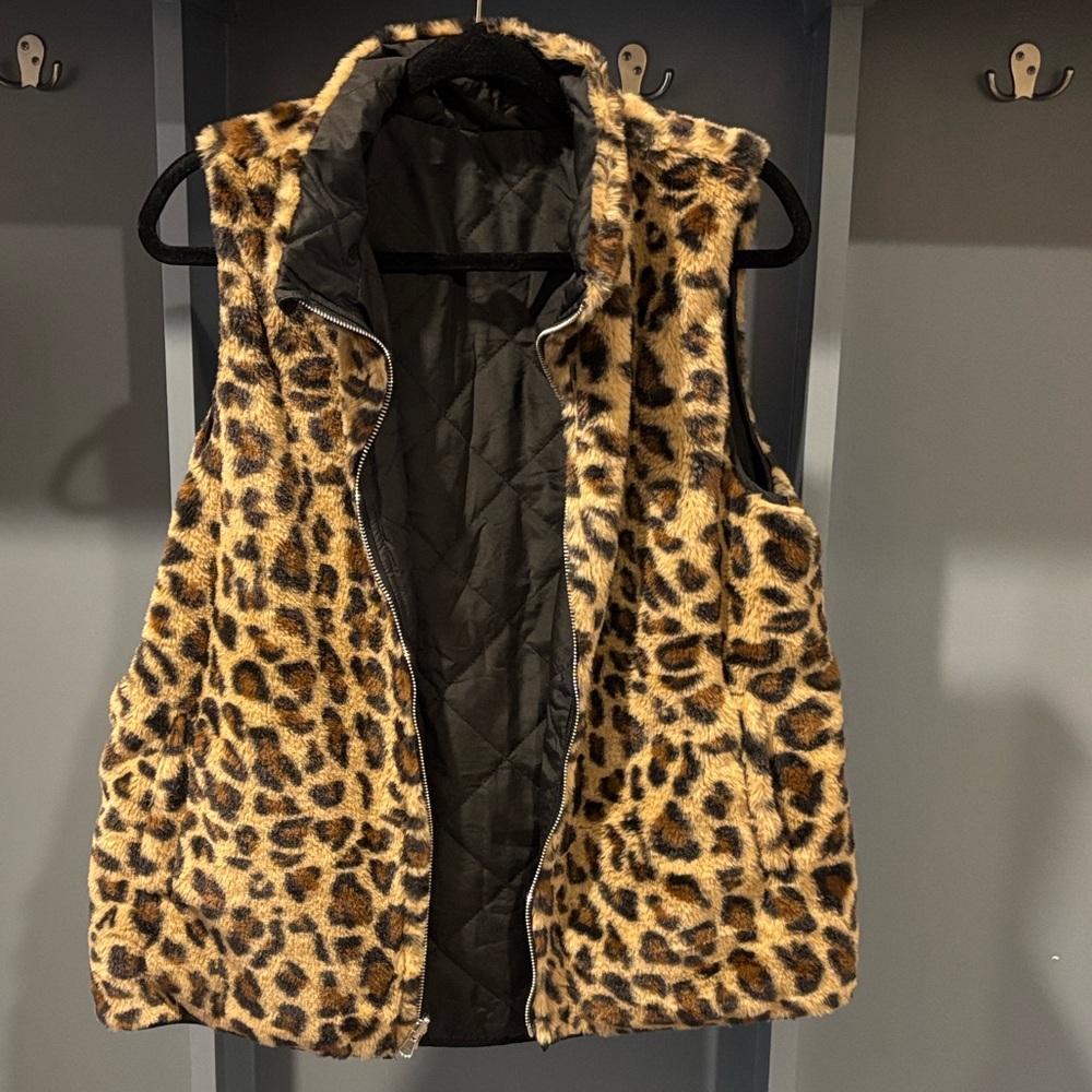 Entro Reversible Cheetah Print Fur/ Black Vest Sz L Fit size 10-12 Women’s - Picture 3 of 7